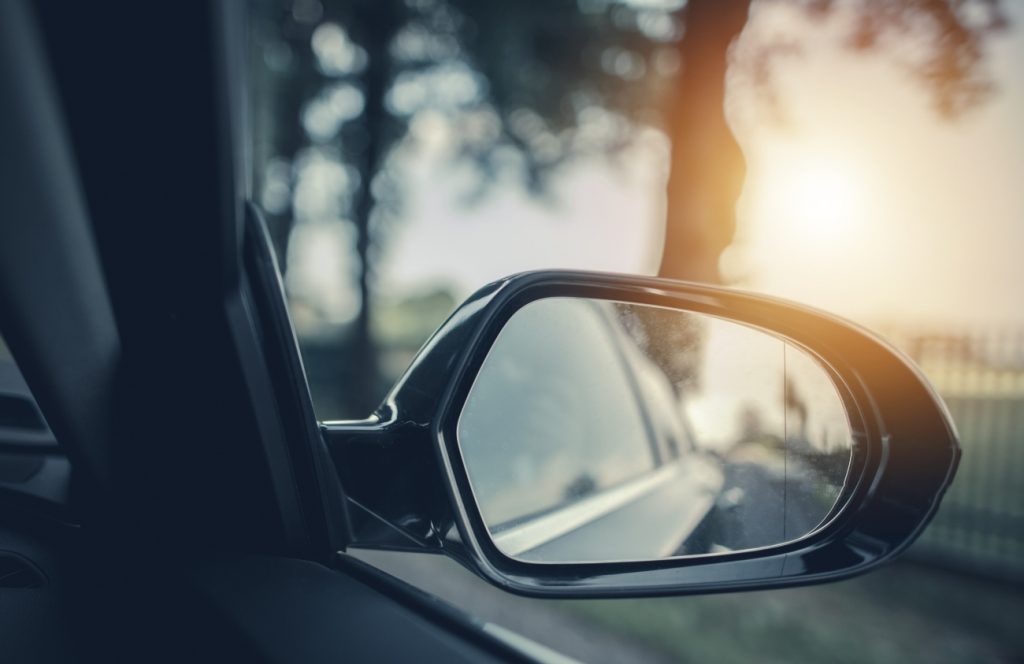 A guide to car mirrors: Setting up for safety and visibility